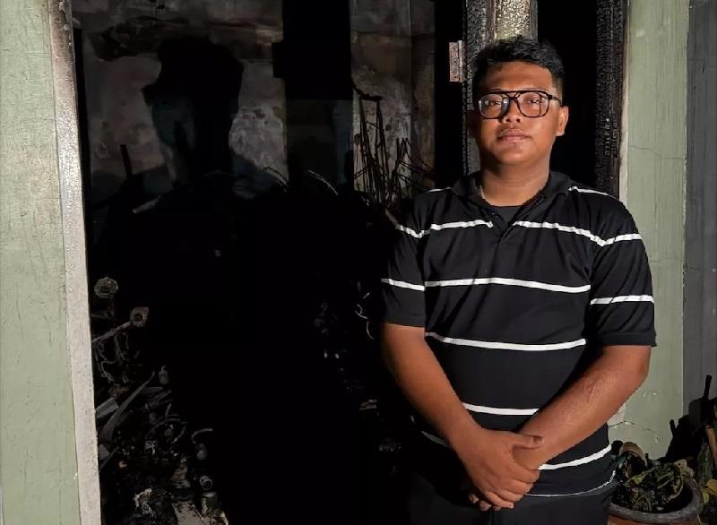 Rumah Terbakar, Mahasiswa Keperawatan Unri Ini Dikuatkan Orangtua Tetap Kejar Cita-cita