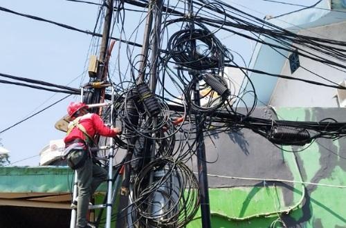 Semraut dan Membahayakan, Pekanbaru Akan Tata Ulang Kabel FO dan Internet