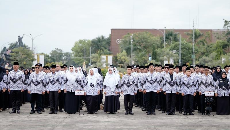 Alamak, Tak Lagi Dibiayai APBD Sebanyak 401 Guru Bantu Provinsi Riau Dirumahkan
