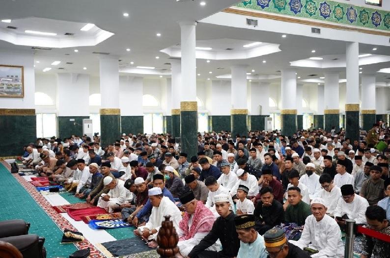 Ribuan Jemaah Tumpah di Masjid Raya An-Nur, Idulfitri 1447 H di Pekanbaru Penuh Kebersamaan dan Kekhusyukan