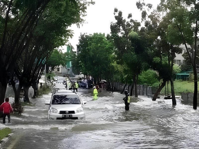 Rapat Paripurna DPRD: Banjir dan Jalan Rusak Jadi Catatan Kinerja Pemko Pekanbaru 2025