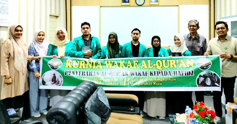 Terima Wakaf Al-Qur’an dari KWQ, Universitas Hang Tuah Pekanbaru Gesa Program Tahfidz