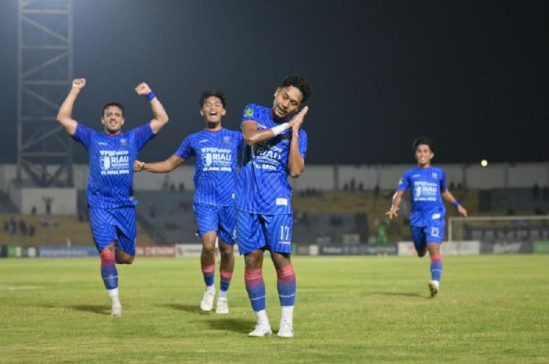 Naik Klasemen, PSPS Tekuk Persikad Depok 3-1 di Stadion Kaharuddin Nasution