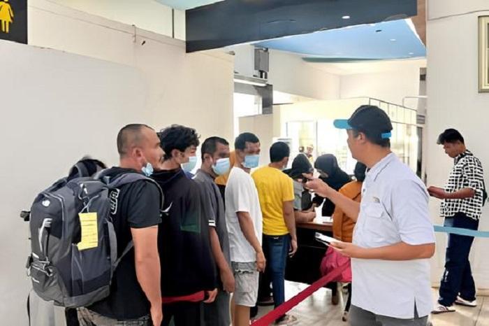32 PMI Tiba di Dumai Usai Dideportasi dari Malaysia, Langsung Jalani Pemeriksaan Ketat