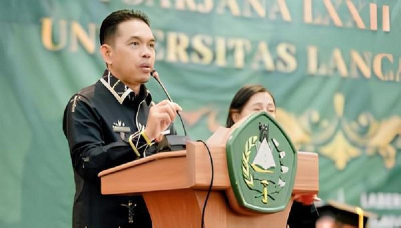 Kadisdik Riau Hadiri Wisuda Unilak, Tegaskan Komitmen Pemprov pada Pendidikan Tinggi