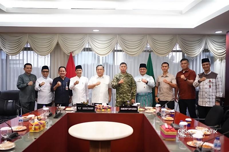 Bahas Sinergi dan Keamanan Daerah, Dangrup 3 Kopassus Sambangi Kantor Gubernur Riau