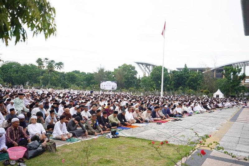 Dari Salat Id hingga Silaturahmi, Kebersamaan Semarakkan Iduladha di Kantor Gubernur Riau