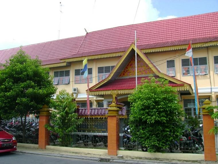Tenggat Diberikan Pekan Ini, Baru 17 dari 31 SMAN Kembalikan Dana Mark-Up Seragam