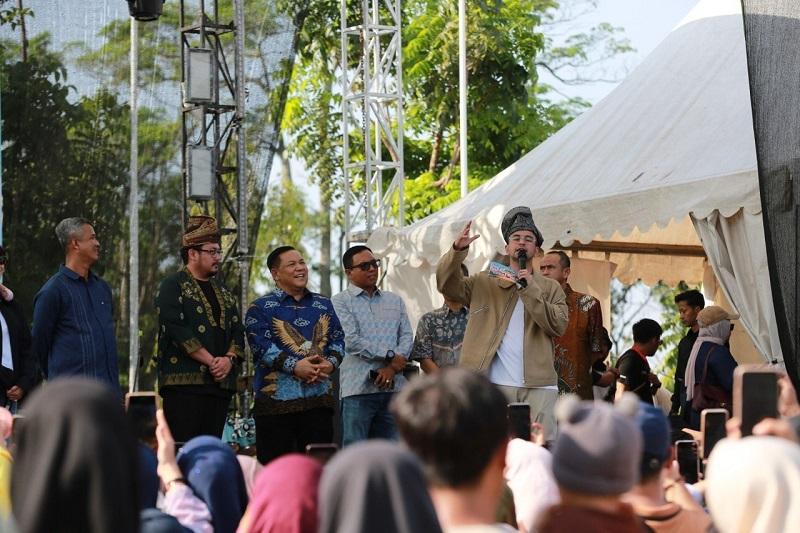 RANS Carnival Resmi Digelar di Pekanbaru, Raffi Ahmad dan Nagita Slavina Banjir Sambutan Hangat