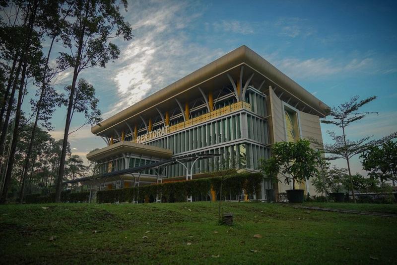 UIR Jadi Kampus Swasta Terbaik di Riau, Tembus 20 Besar Nasional Versi EduRank 2026
