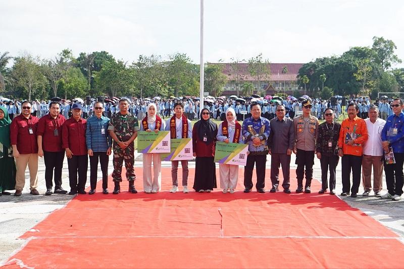 4.050 Mahasiswa Unri Jalani Kukerta Berdampak 2026, Resmi Dilepas Plt Gubernur Riau