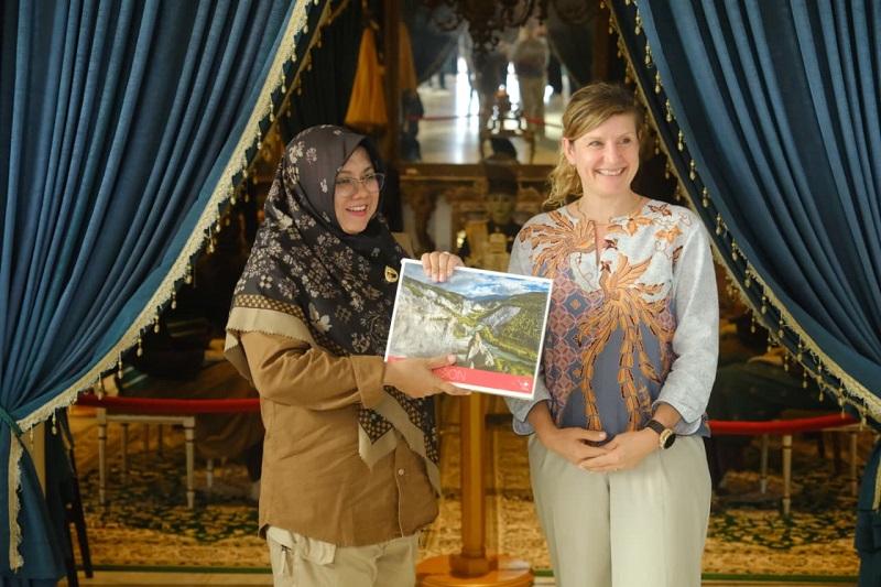 Delegasi UNDP dan Pemerintah Swiss Kunjungi Siak, Bupati Afni Perkuat Komitmen Pembangunan Hijau