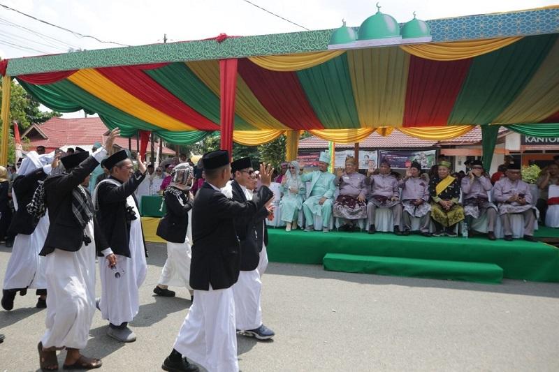 Semangat Syiar Menggema, Pawai Ta&rsquo;aruf Meriahkan Pembukaan MTQ XLIV Riau di Kuantan Singingi