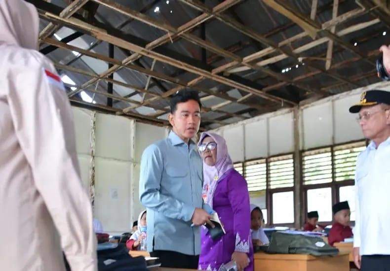 Komentar Keluhan Guru di Instagram Wapres Antar Gibran ke SDN 016 Serusa Rokan Hilir