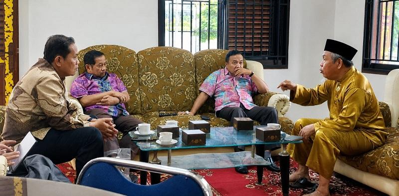 LAMR–Fakultas Hukum UIR Matangkan Kolaborasi, Hukum Adat Melayu Jadi Perhatian Bersama