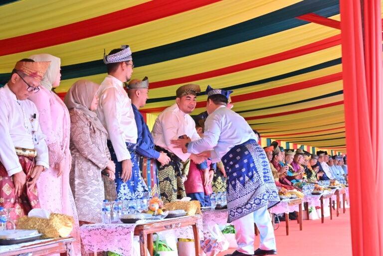 Unri Hadiri Hari Jadi ke-69 Riau, Perkuat Komitmen Mendorong Kemajuan Daerah