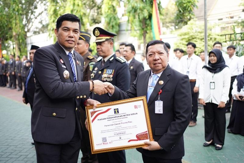 Pemprov Riau Raih 2 Penghargaan Kemenkum RI, Indeks Reformasi Hukum Berpredikat Istimewa