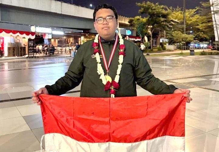 Prestasi Gemilang Alumni MAN 1 Pekanbaru, Rafif Adinata Raih Medali Emas iGeo 2026 di Turki