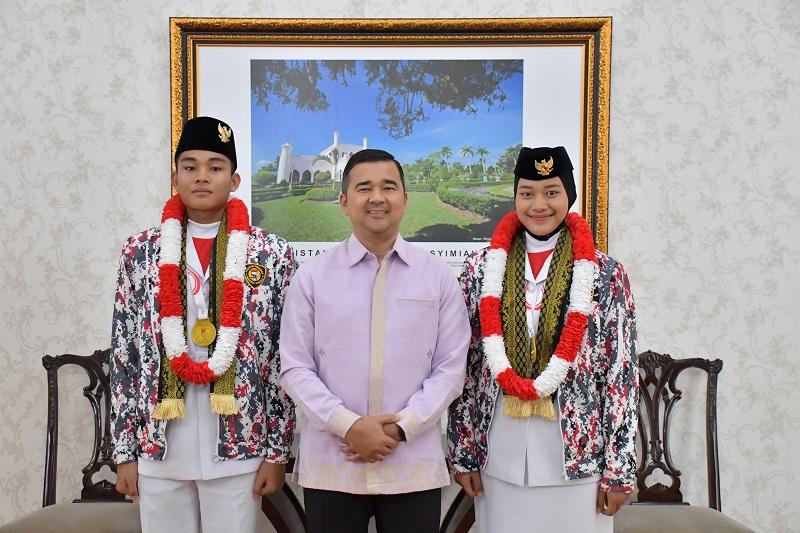Sukses Tunaikan Tugas di Istana Merdeka, Dua Paskibraka Nasional Asal Riau Pulang Disambut Bangga