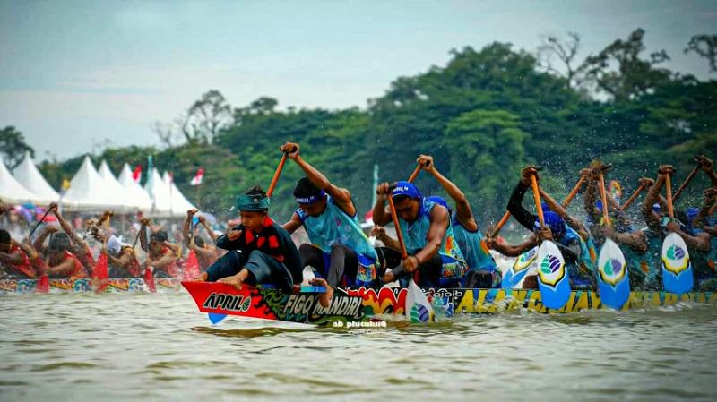 Pacu Jalur Tradisional 2026 Berakhir, Alam Cahayo Tuah Nagori Keluar Sebagai Juara