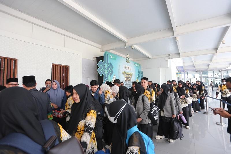 Kafilah Riau Tiba di Semarang, 56 Peserta Siap Berjuang di MTQ Nasional 2026
