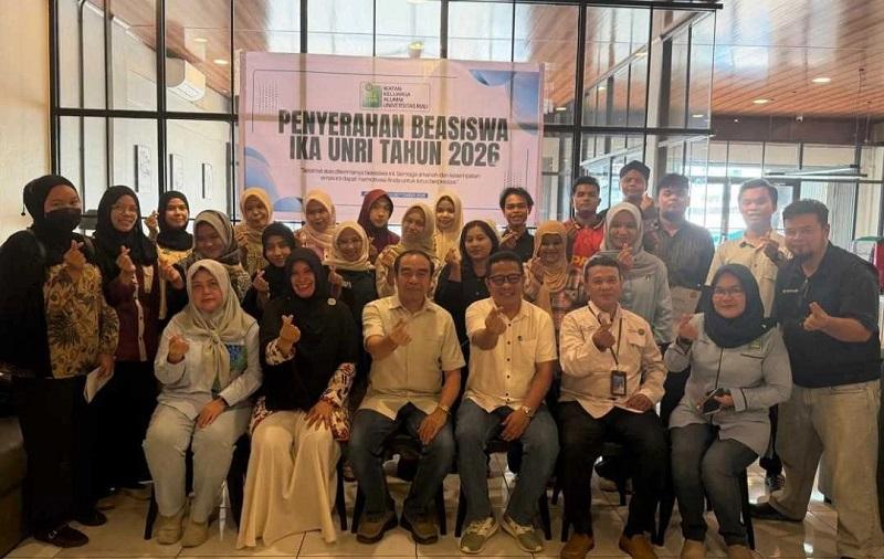 IKA Unri Hadir Bantu Mahasiswa, 21 Orang Terima Bantuan UKT