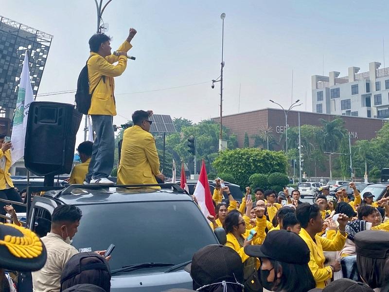 Mahasiswa Unilak Unjuk Rasa di Kantor Gubernur Riau, Bawa Sejumlah Tuntutan