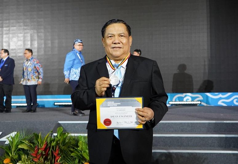 Pertama bagi Gubernur di Indonesia, SF Hariyanto Raih Gelar ASEAN Engineer