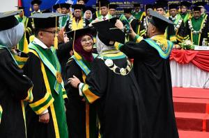 Unri Kukuhkan 8 Profesor Baru, Total Guru Besar Kini Capai 144 Orang