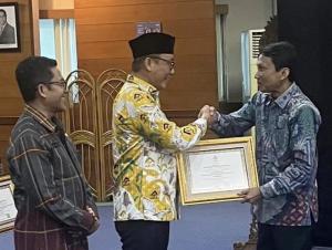 BKN RI Beri Sertifikat Akreditasi, Ketua BKD Indra: Kompetensi ASN Riau Diakui Secara Nasional