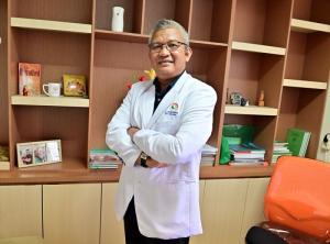 Berhasil, Dokter Ahli RSUD Arifin Achmad Lakukan Tindakan Pendarahan Otak Pasien Stroke
