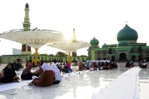 Tiap Hari, Baznas Riau dan Masjid Raya Annur Siapkan 300 Porsi Buka Puasa Gratis