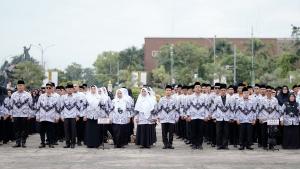 Alamak, Tak Lagi Dibiayai APBD Sebanyak 401 Guru Bantu Provinsi Riau Dirumahkan