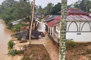 Intensitas Hujan Tinggi Sebabkan Banjir Bandang di Kampar Kiri Hulu, 8 Desa Terdampak