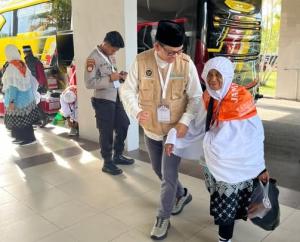 Penerbangan Jemaah Haji Riau Kloter BTH 10 Lancar, Sudah 3.536 Jemaah Riau Berangkat ke Madinah