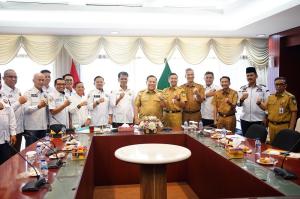 Audiensi dengan Plt Gubri, IKM Riau Umumkan Pelantikan Besar dan Beragam Aksi Sosial