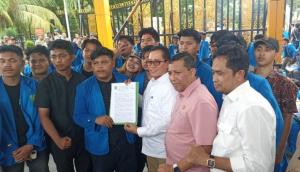 Mahasiswa UIR Gelar Aksi di DPRD Riau, Bawa 9 Aspirasi dan Tuntutan untuk Pemerintah Pusat