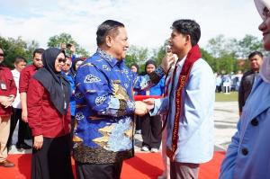 Lepas Mahasiswa Kukerta Unri, Plt Gubri Titip 4 Program Prioritas Pemprov Riau