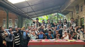 Mahasiswa FISIP UNRI Bekali Kader PKK Muara Fajar Barat dengan Strategi Branding dan Promosi Digital