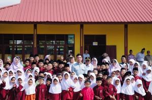 Didampingi Plt Gubri, Wapres Gibran Tinjau MBG hingga Fasilitas Sekolah di Rokan Hilir