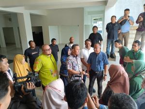 Wako Agung Sidak Pasar Bawah, Proyek Mangkrak Berbulan-bulan Terancam Diambil Alih Pemko