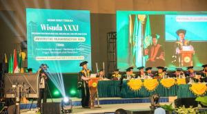 Hadiri Wisuda Umri, Pemprov Riau Tekankan SDM Berintegritas dan Berakhlak